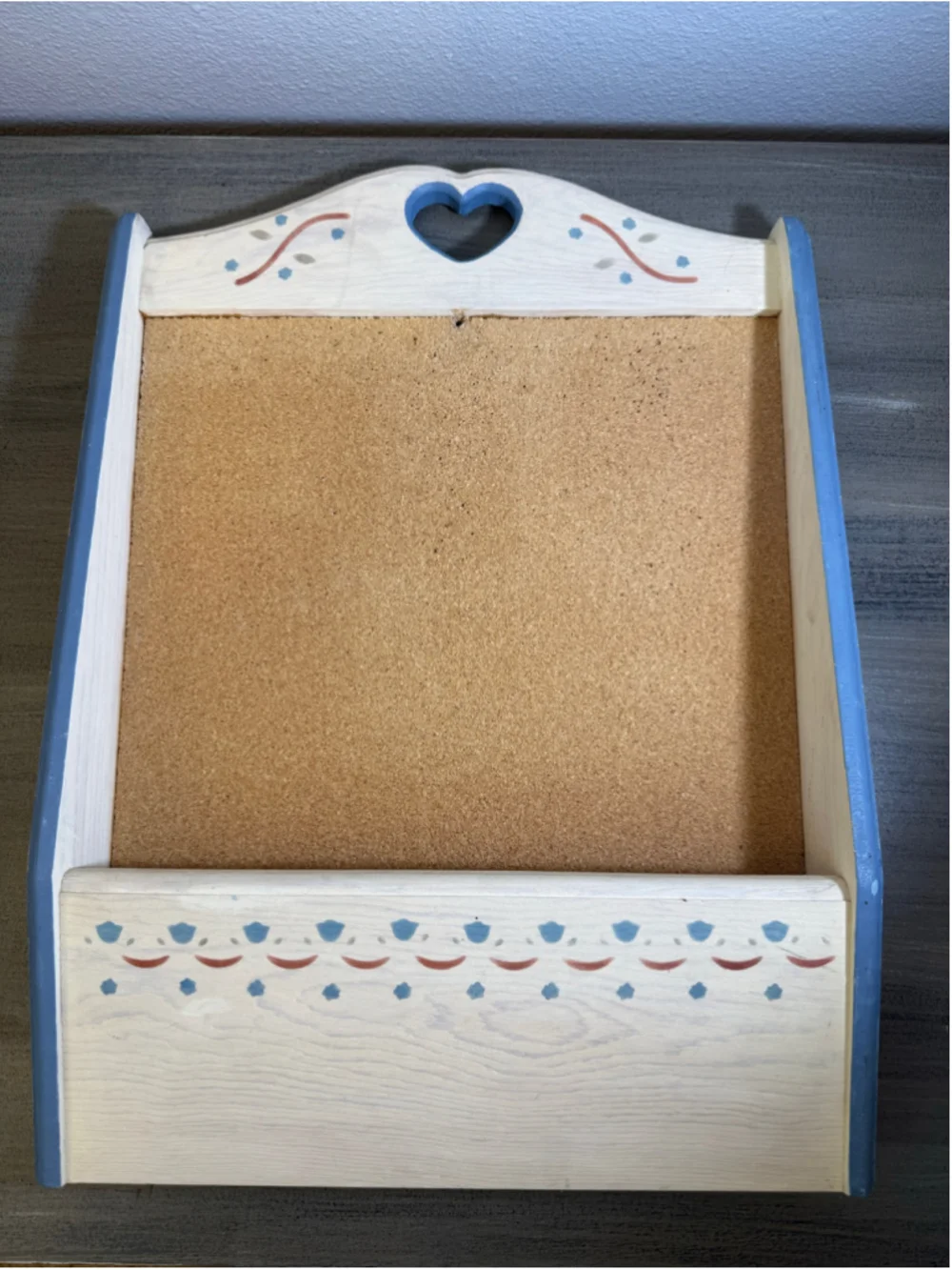 Vintage 80s/90s Country Folk Art Wooden Cork Board Mail Organizer – Heart Cutout